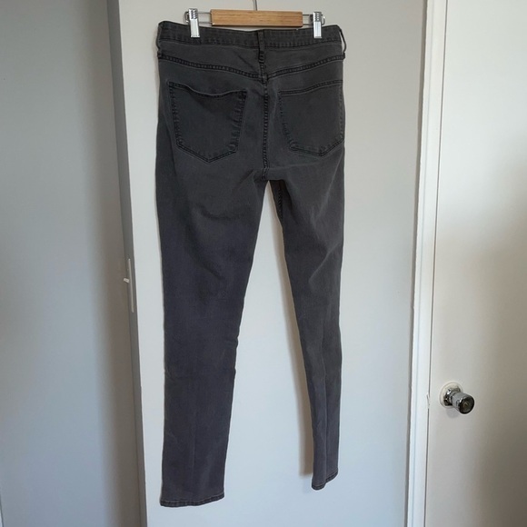 𝅺GRAY Skinny Jeans - Picture 2 of 12
